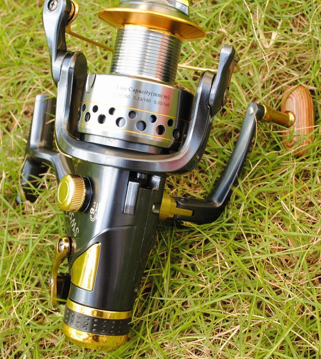 Smooth-Casting Saltwater Spinning Reel